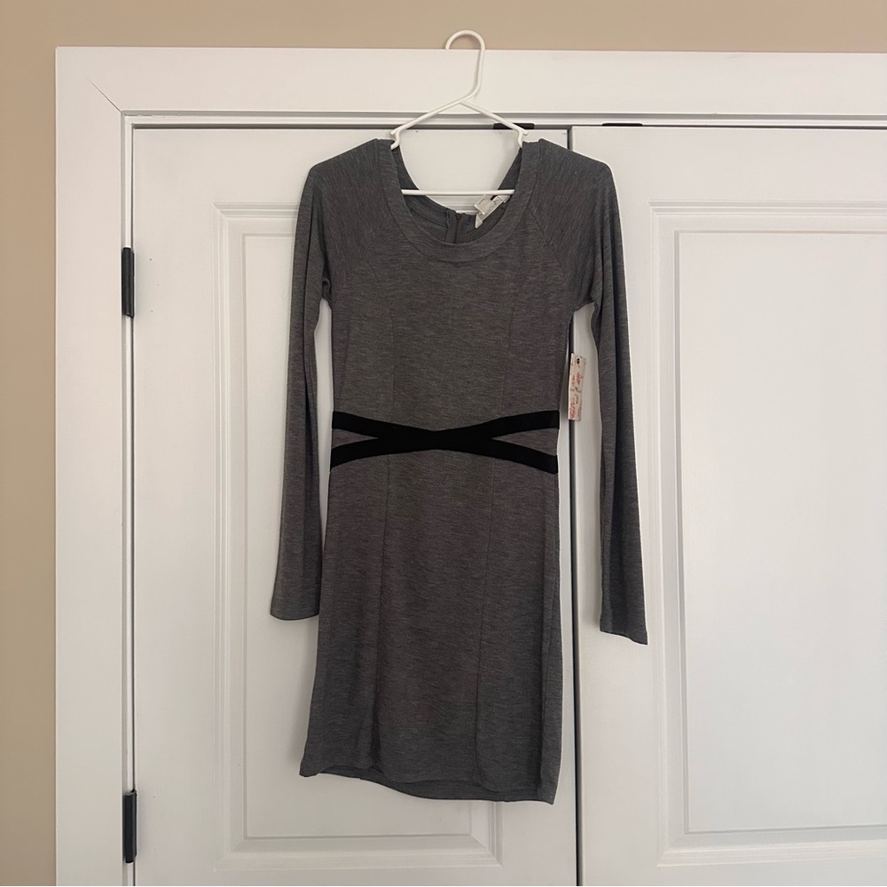 Derek Heart Gray Dress with Black Details